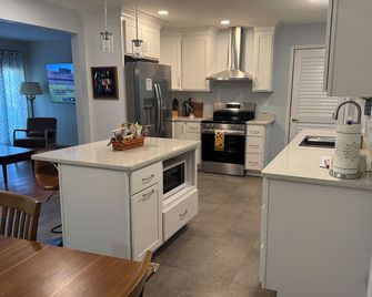 Ohio Riverfront Getaway Near Huntington: Scenic Views & Private Swing - South Point - Keuken