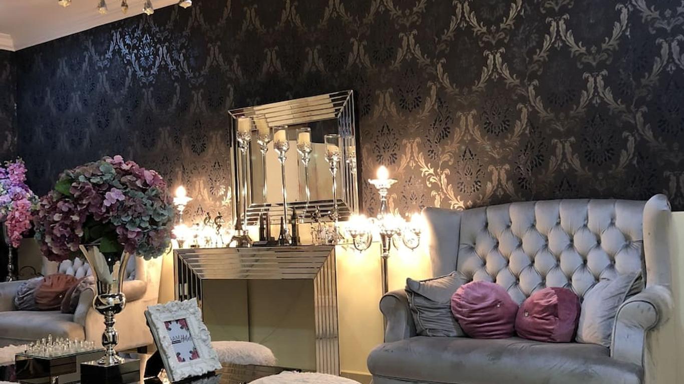 إيه إيه إم هوتل