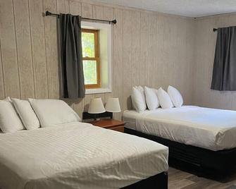 Coolfont Resort - Berkeley Springs - Bedroom