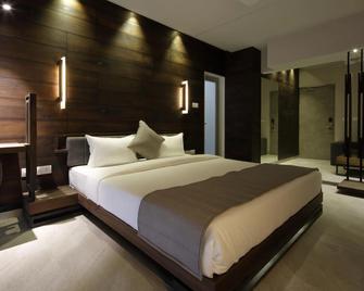 Hotel Carrefour - Ahmedabad