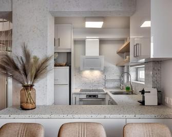 Vouliagmeni Stylish Homes by BluPine - Vouliagmeni - Kuchnia