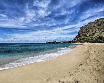 Pool Access, 1 Mi to Makaha Beach! Ocean-View Unit - Waianae - Playa