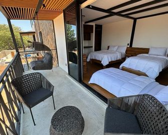 Beautiful country house for rent in Granja de Ovejas Lecheras in the middle of the forest. - Amealco de Bonfil - Balkon