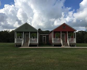 Peaceful, Private Cottages On Bayou Teche - New Iberia - Gebouw