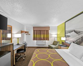 Super 8 by Wyndham Franklin - Franklin - Bedroom