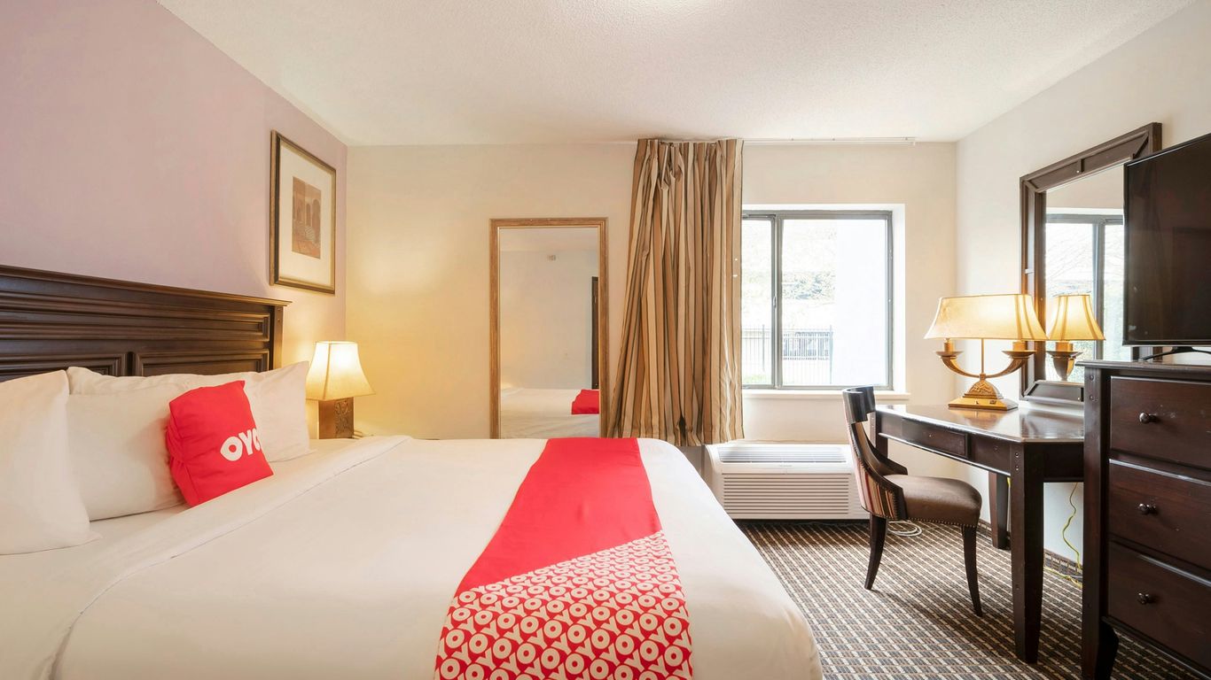 OYO Townhouse Houston Airport North