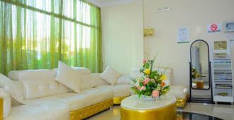 Five to Five Hotel - Kigali - Living room