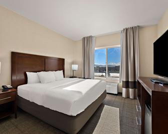 Comfort Inn & Suites Airport - Reno - Schlafzimmer