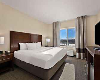 Comfort Inn & Suites Airport Convention Center - Reno - Kamar Tidur