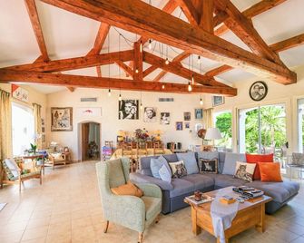 Villa Alizée in St Tropez, Private swimming pool, Near town center - Gassin - Wohnzimmer