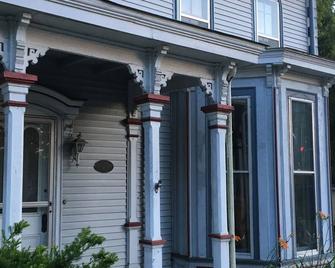Historic Victorian - 1 Hour N of Nashville - Russellville - Vista del exterior