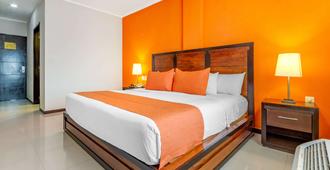 Comfort Inn Cancun Aeropuerto - Cancún - Bedroom