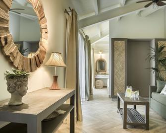 La Signora Hotel - Lourdata