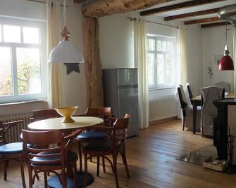 Large holiday home in a beautiful secluded location in the southern Ostfriesland - Apen - Dining room