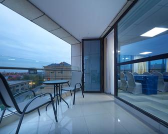 Holiday Inn Express Shanghai Jiading Industry Park - Shanghai - Balcony