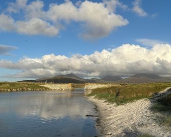Lapwing Cottage - Isle of South Uist - Outdoors view