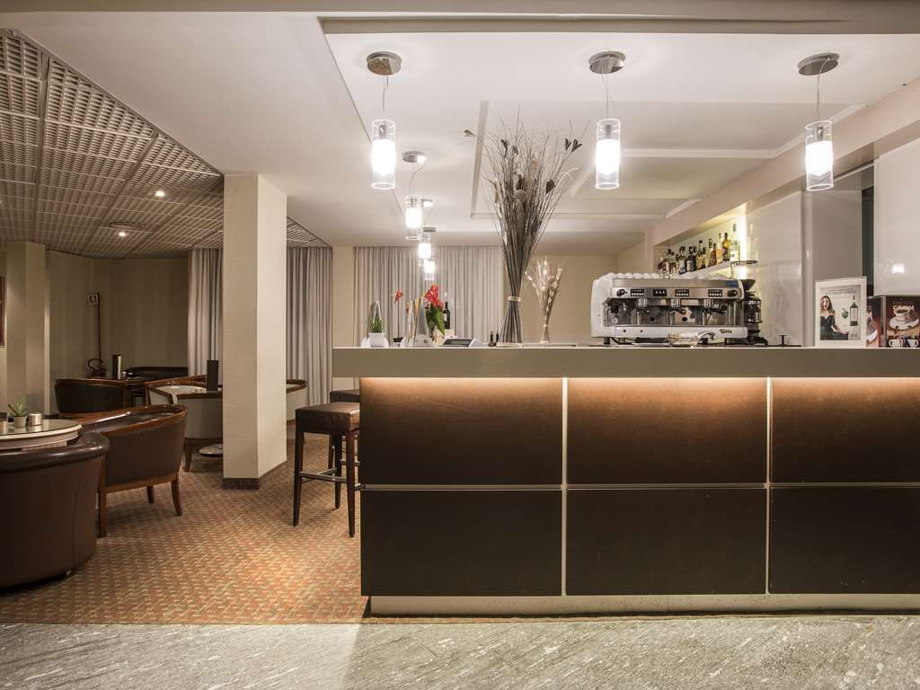Flyon Hotel & Conference Center thumbnail 3