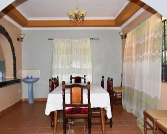 The Gladstone House - Nyeri - Dining room