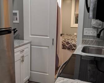 Tiny Home in Macon Georgia - Macon - Kitchen