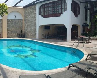 Hotel Hacienda De Los Angeles By Rotamundos - Comitán - Pool