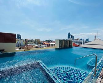 D Xpress Apartment - Pattaya - Pool