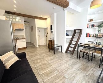 Superbe 2 pièces 100m Promenade des anglais plage - ניס - סלון