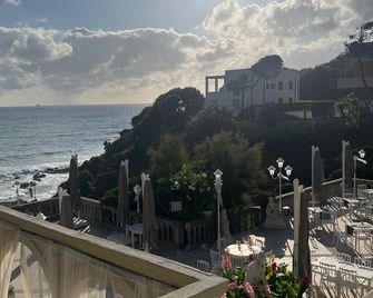 Hotel Villa Margherita - Quercianella - Balkon
