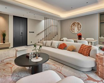 Hotel Indigo Hangzhou Tianmushan By IHG - Hangzhou - Living room