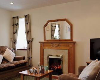 Ross Cottage - Dunfermline - Living room
