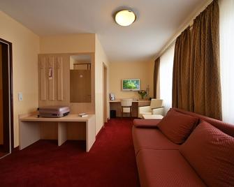 Hotel Apollo Garni - Řezno - Obývací pokoj