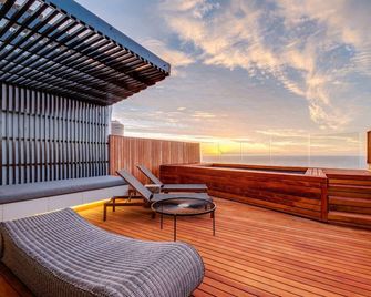 Stylish Holiday Apartment w Private Pool 180 Views Malibu - Cape Town - Balcony