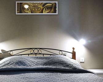 La Re Belle - Ceret - Schlafzimmer