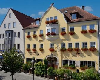 Land-gut-Hotel Hotel Adlerbräu - Gunzenhausen - Budova