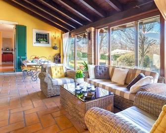 Uvaspina 8, Emma Villas - Antignano - Sala de estar
