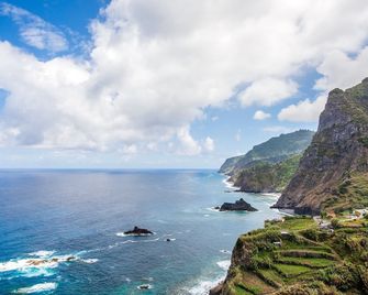 Enxurros House - Ponta Delgada