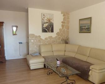French Riviera, Spéracedes, Villa 80 M2 Fully Air-Conditioned - Spéracèdes - Sala de estar