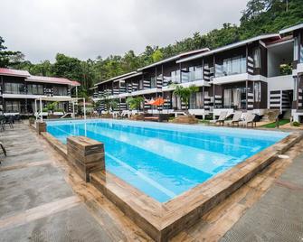 The Barat Tioman Beach Resort - Pulau Tioman - Pool