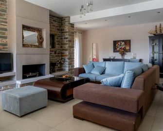 Relax Joy Villa - Easy Beach Access 150m Away - Koundouros - Living room