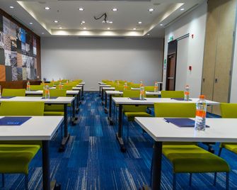 Holiday Inn Express & Suites Ensenada Centro By IHG - Ensenada - Restoran