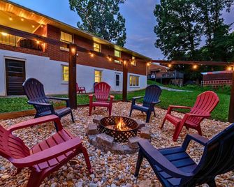 Liberty Lodge - Lynchburg - Patio