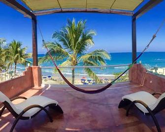 Beachfront 4 Bedroom Luxury Villa In The Center Of Sayulita - Bahia de Banderas - Balcón