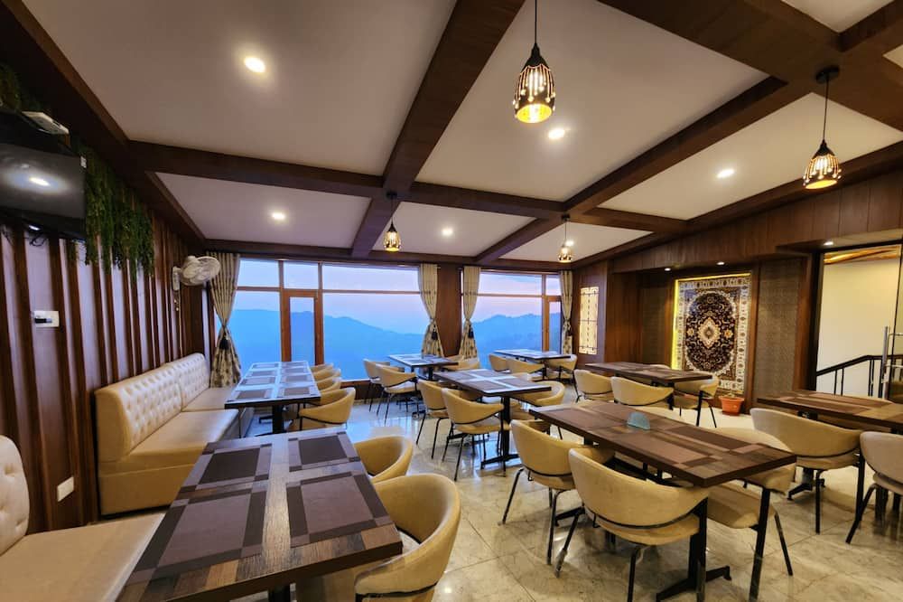 Hotel Rajdoot - שימלה - מסעדה