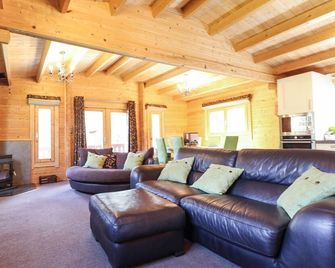 iLodge 73 - Louth - Living room