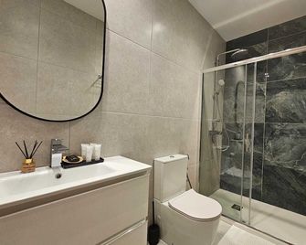 Tg New Luxury Private Resort & Spa Villas - Heated Salty Swimming Pool, Outdoor Jacuzzi, Sauna, Exotic Garden - Limassol - Bathroom