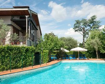 B&B Family First - Capriate San Gervasio - Piscina