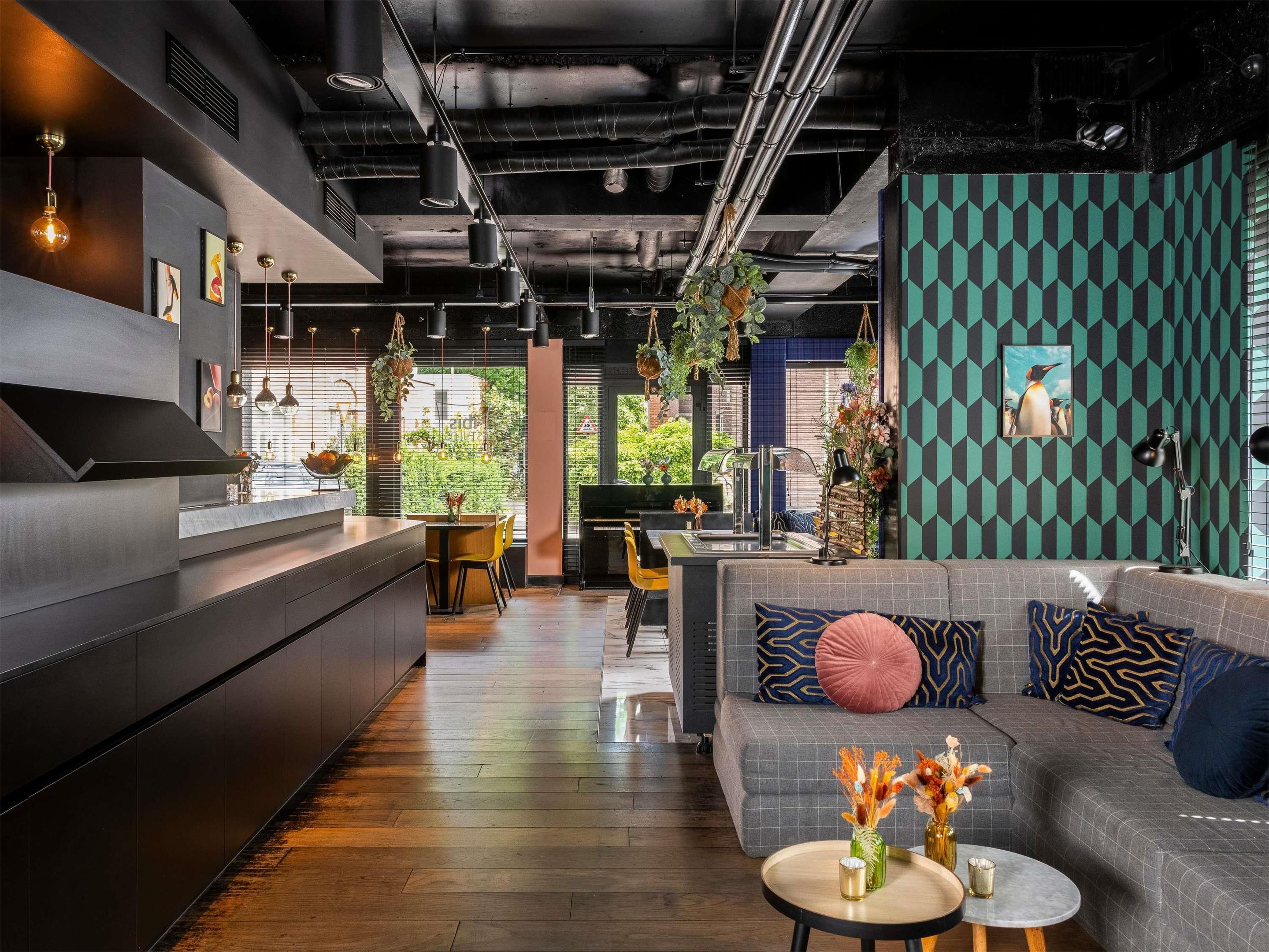 ibis Styles Hasselt City Centre - האסל - בניין