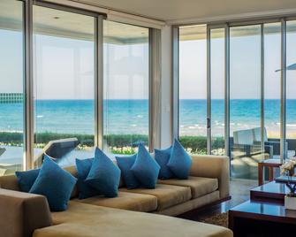 The Ocean Villas Managed by The Ocean Resort - Câu Hà - Living room