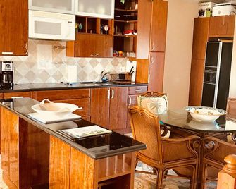 Eagle Land Dev.Middle Caicos, The Last Frontier, Unspoiled But Will Spoil You! - Bambarra - Kitchen