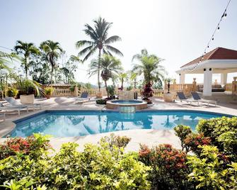 Hacienda Trinity! A family place where you can enjoy our facilities: take a look - Cidra - Piscina