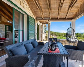 Gorgeous Home In Zirje With Wifi - Žirje - Balcony
